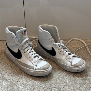 Nike Blazer Mid 77 High Top Sneakers kids size 5